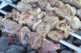 Свиной шашлык с луком и специями - фото шага 6