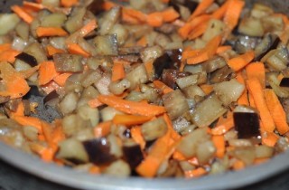 Тушеные баклажаны с кабачками - фото шага 7