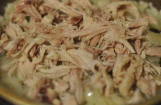 Курино-гречневая запеканка под сыром - фото шага 4