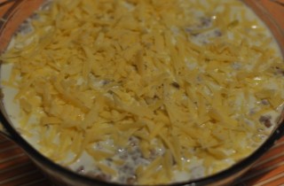 Курино-гречневая запеканка под сыром - фото шага 9