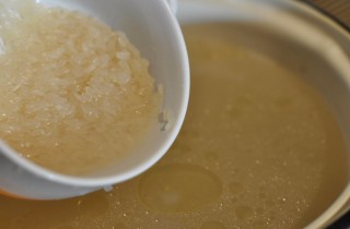 Рисовый суп с курицей и грибами - фото шага 2