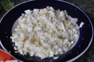 Салат с ветчиной, сыром и болгарским перцем - фото шага 3