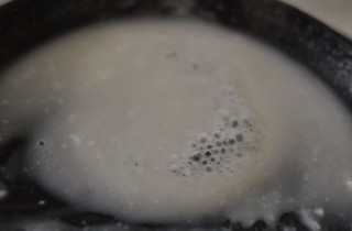 Чесночный соус со сметаной - фото шага 2