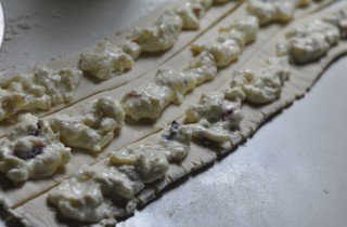 Дрожжевой пирог с творогом в мультиварке - фото шага 2