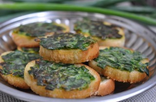 Горячие бутерброды с зеленым луком - фото шага 5