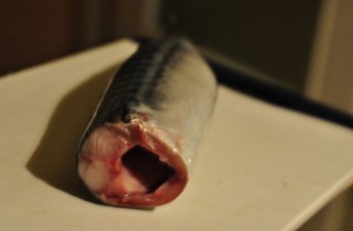 Копченая скумбрия в домашних условиях - фото шага 2