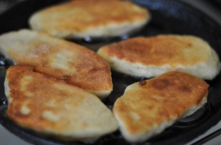 Лепешки на кефире - фото шага 4