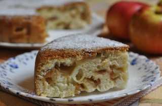 Нежная шарлотка в мультиварке - фото шага 5