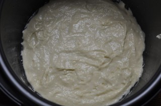 Пирог с консервами в мультиварке - фото шага 2