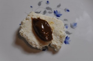 Творожные сырники с вареной сгущенкой - фото шага 2