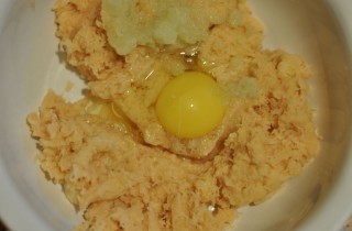 Картофельные драники с мясом - фото шага 2