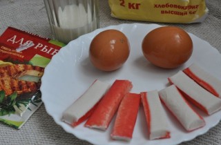 Крабовые палочки в кляре - фото шага 1