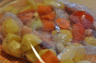 Курица с овощами в рукаве - фото шага 3