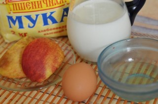 Оладьи с яблоками на кефирном тесте - фото шага 1