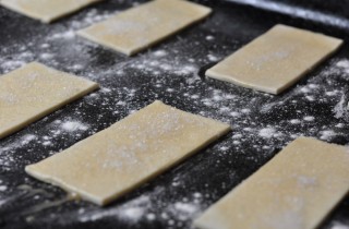 Слоеные язычки - фото шага 3