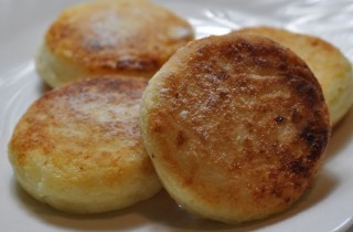 Творожные сырники с манкой - фото шага 5