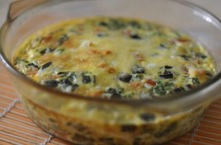 Запеканка из зеленого лука с рисом, помидорами и сыром - фото шага 4