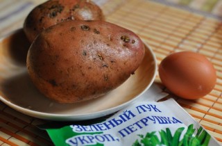 Картофель соломкой в духовке - фото шага 1