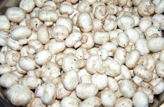 Маринованные шампиньоны на зиму - фото шага 1