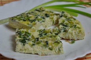 Омлет с зеленью в мультиварке - фото шага 5