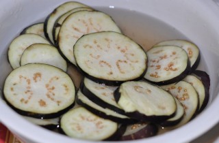 Овощное рагу с баклажанами - фото шага 1