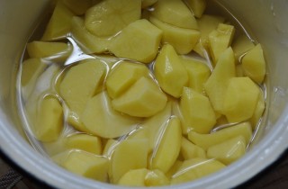 Тушеная картошка с грибами - фото шага 3