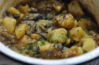 Тушеная картошка с грибами - фото шага 4