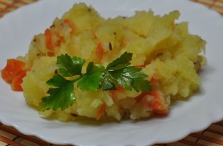 Тушеный картофель с тмином