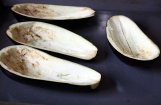 Фаршированные баклажаны, запеченные в духовке - фото шага 1