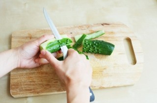 Гаспачо из томатов и клубники - фото шага 4