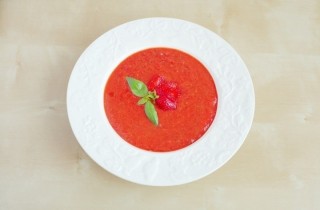 Гаспачо из томатов и клубники - фото шага 10