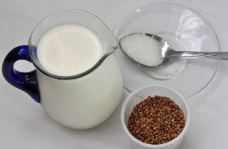 Гречневая каша на молоке в мультиварке - фото шага 1