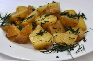 Картофель по-деревенски в мультиварке