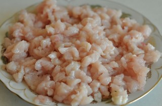 Сочные куриные котлеты в рукаве - фото шага 1