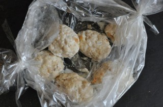 Сочные куриные котлеты в рукаве - фото шага 4