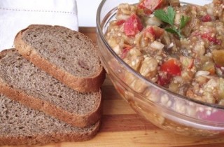 Сырая баклажанная икра - фото шага 7