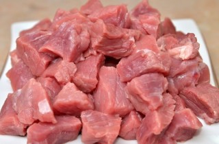 Гуляш из говядины в мультиварке - фото шага 2