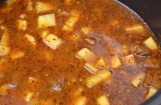 Гуляш из говядины в мультиварке - фото шага 8