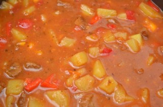 Гуляш из говядины в мультиварке - фото шага 10