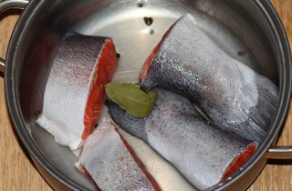 Паштет из форели с голубым сыром и красной икрой - фото шага 2