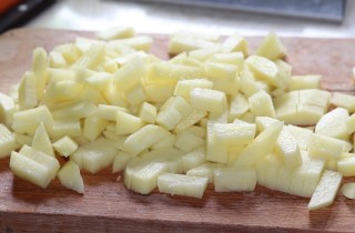 Щи с капустой и крапивой - фото шага 1