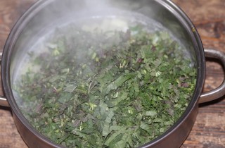 Щи с капустой и крапивой - фото шага 12