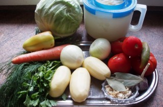 Щи с помидорами - фото шага 1