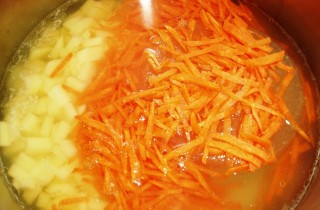 Щи с помидорами - фото шага 4