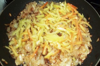 Щи с помидорами - фото шага 7