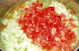 Щи с помидорами - фото шага 11