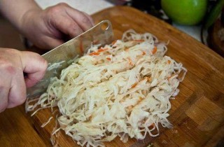 Вкусные щи из кислой капусты - фото шага 9