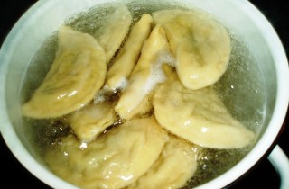 Вкусные вареники с творогом - фото шага 10