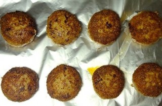 Бифштекс из фарша с яйцом - фото шага 5