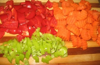 Гуляш из говядины с грибами - фото шага 4